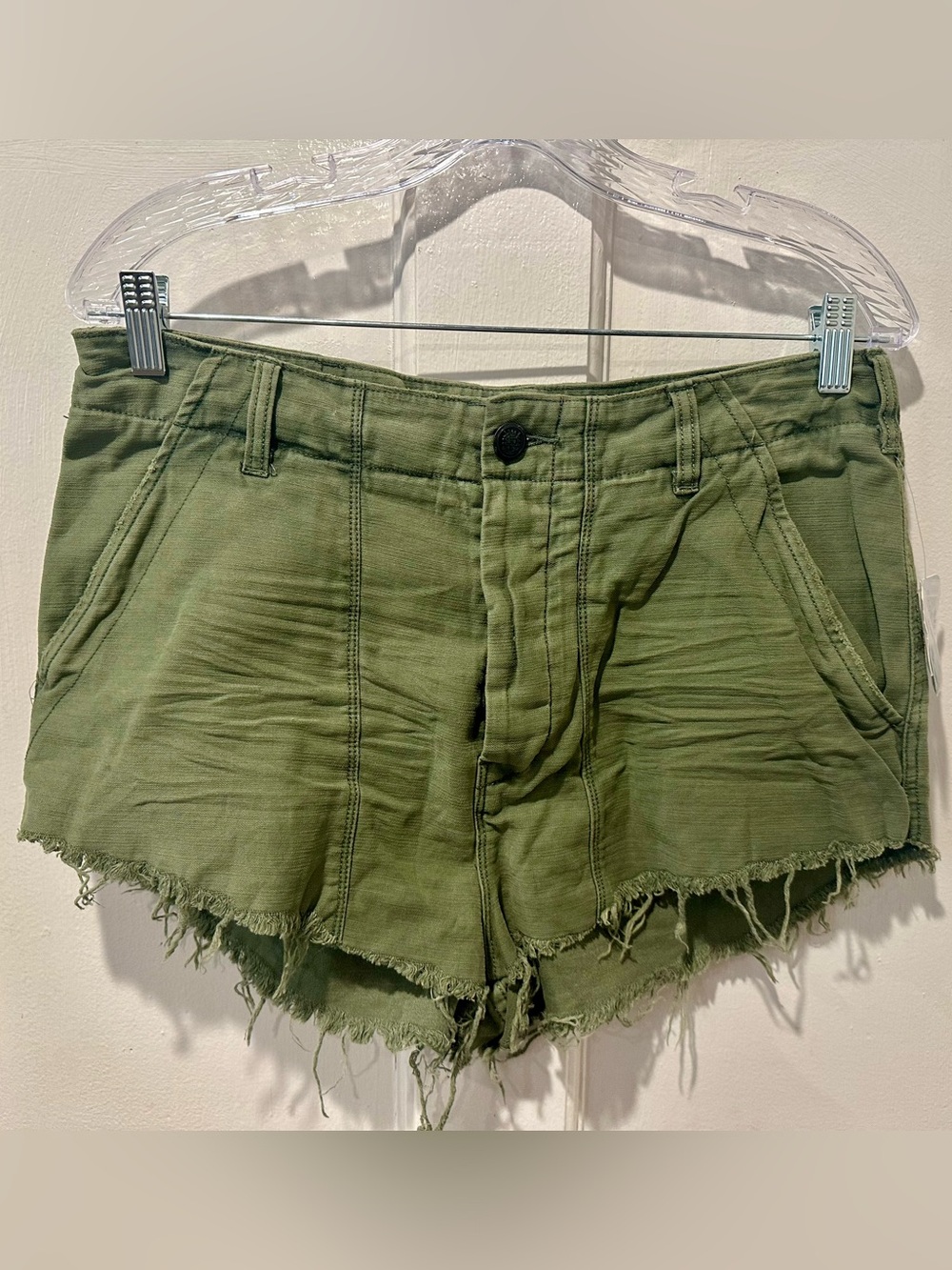 Free People Olive Moss Green Frayed Hem Lightweight Cotton Shorts Women’s 12 NWT